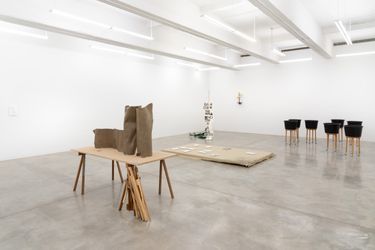 Exhibition view: Chung Seoyoung, With no Head nor Tail, Tina Kim Gallery, New York (21 March–20 April 2024). Courtesy Tina Kim Gallery. Photo: Hyunjung Rhee.