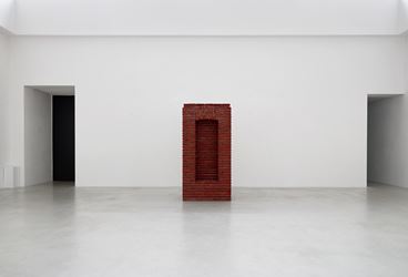 Exhibition view: Per Kirkeby, Brick Sculptures, Axel Vervoordt Gallery, Antwerp (14 September 2019–30 June 2022). Courtesy Axel Vervoordt Gallery.