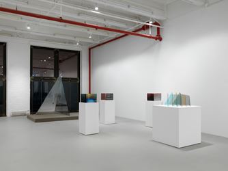 Exhibition view: Larry Bell, Still Standing, Hauser & Wirth, 22nd Street, New York (20 February–11 April 2020). © Larry Bell. Courtesy the artist and Hauser & Wirth. Photo: Dan Bradica.