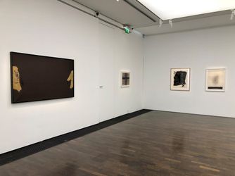 Exhibition view: Antoni Tàpies, Galerie Thomas, Munich (27 April–15 July 2023). Courtesy Galerie Thomas.