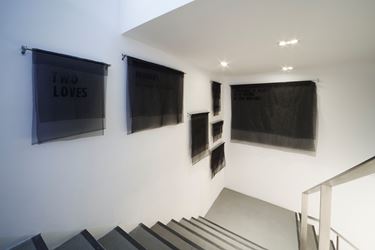 Exhibition view: Jöel Andrianomearisoa, De Profundis, Sabrina Amrani Gallery, Madera, 23, Madrid (4 February–28 March 2015). Courtesy Sabrina Amrani Gallery.