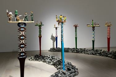 Exhibition view: Efiaimbelo and his disciples, Aloalo, Mahafaly sculptures of the Efiambelos, Perrotin, New York (28 June–17 August 2018). Courtesy of the artist and Perrotin. Photo: © Guillaume Ziccarelli.