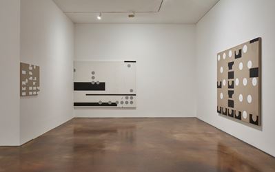 Kim Yong-Ik, 2016, Exhibition view at Kukje Gallery, Seoul.  Image courtesy of Kukje Gallery. 