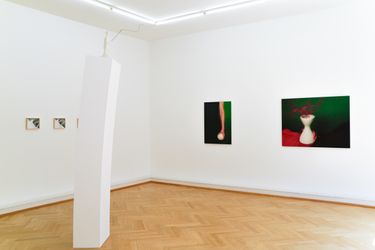 Exhibition view: Group Exhibition, POOL, Bernhard Knaus Fine Art, Frankfurt (8 July–2 September 2023). Courtesy Bernhard Knaus Fine Art.