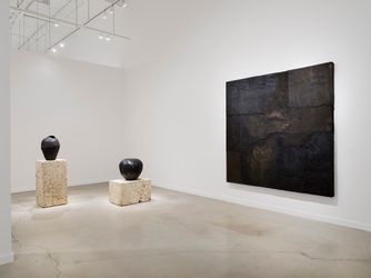 Exhibition view: Theaster Gates, No More Dark Days, White Cube, West Palm Beach (5 March–16 April 2022). Courtesy White Cube.