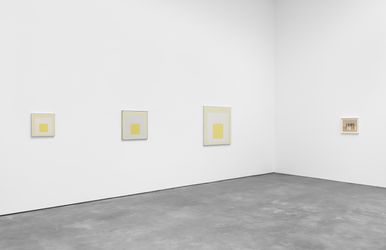 Exhibition view: Giorgio Morandi and Josef Alberts, Never Finished, David Zwirner, 20th Street, New York (7 January–27 March 2021). Courtesy David Zwirner.