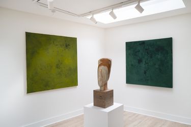 Exhibition view: Lorenzo Brinati, Sono Etrusco, Cadogan Gallery, London (15 March–21 April 2023). Courtesy Cadogan