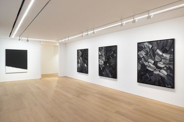 Exhibition view: Lee Bae, Paradigm of Charcoal, Perrotin, Hong Kong (7 August–11 September 2021). Courtesy the artist and Perrotin. Photo: Ringo Cheung.