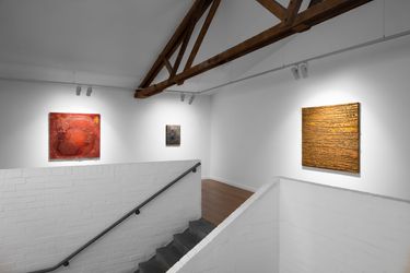 Installation view, Kirtika Kain, Blue Bloods, Roslyn Oxley9 Gallery, Sydney (2 December–25 January 2024). Photography: David Suyasa