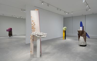 Exhibition view: Arlene Shechet, Moon in the Morning, Pace Gallery, Hong Kong (20 May–30 June 2022). Courtesy Pace Gallery. Photo: Louise Lo.