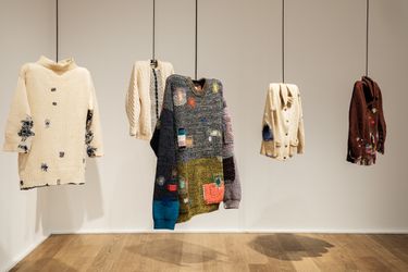 Exhibition view: Group exhibition, Connect. Reveal. Conceal, Make Hauser & Wirth,  London (17 August–16 September 2023). Courtesy the artists and Hauser & Wirth. Photo: Dave Watts.