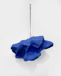 Avvolgere la terra - il colore nelle mani by Giuseppe Penone contemporary artwork sculpture