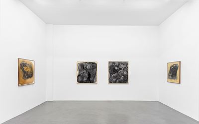 Exhibition view: William Tucker, Charcoal Drawings, Buchmann Galerie, Berlin (11 March–22 April 2017). Courtesy Buchmann Galerie.