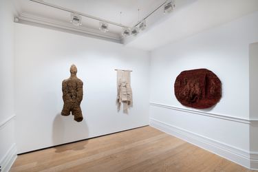 Exhibition view: Group Exhibition, Antigone: Women in Fibre Art, Richard Saltoun Gallery, London (31 January–18 March 2023). Courtesy Richard Saltoun Gallery.
