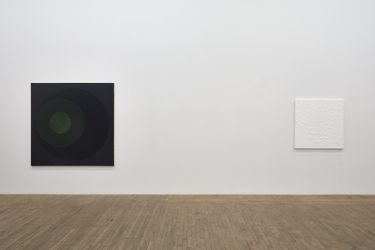 Exhibition view: Tomie Ohtake, Andrew Kreps Gallery, New York (23 June–31 August 2023). Courtesy Andrew Kreps Gallery. 