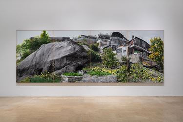 Honggoo Kang, Study of Green-Seoul-Vacant Lot-Changshin-dong 4 (2019). Pigment print and acrylic on canvas. 200 x 560 cm. Courtesy ONE AND J. Gallery.