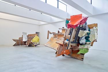 Exhibition view: Peter Buggenhout, Axel Vervoordt Gallery, Antwerp (30 November 2019–22 February 2020). Courtesy Axel Vervoordt Gallery.