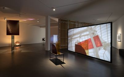 Exhibition view: Rosa Barba, Radiant Exposures, Esther Schipper, Berlin, (9 September–15 October 2022). Courtesy the artist and Esther Schipper, Berlin. Photo: Andrea Rossetti.