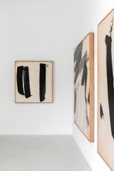 Exhibition view: Richard Zinon, Alzueta Gallery, Turó, Barcelona (8 June–1 July 2023). Courtesy Alzueta Gallery.