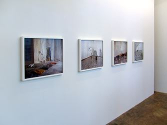 Exhibition view: Group Exhibition, First Left, Second Right, Thomas Erben Gallery, New York (18 December 2007–2 February 2008). Courtesy Thomas Erben Gallery.