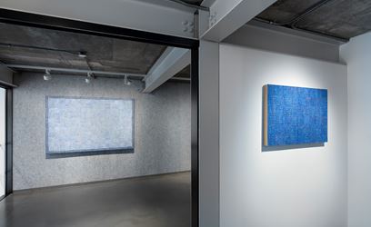 Exhibition view: McArthur Binion, Hand:Work:II, Lehmann Maupin, Seoul (24 May–13 July 2019). Courtesy the artist and Lehmann Maupin, New York, Hong Kong, and Seoul.