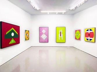 Exhibition view: Ho Kan, Geometric Calligraphy, Eli Klein Gallery, New York (2 October 2021–29 January 2022). Courtesy Eli Klein Gallery.