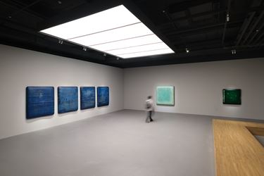 Exhibition view: Su Xiaobai, Beneath a descending moon, breathing 一池光井, Tina Keng Gallery, Taipei (7 December 2019–22 January 2020). Courtesy Tina Keng Gallery.
