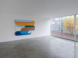 Exhibition view: Joanna Pousette-Dart, Lisson Gallery, London (16 November 2021—22 January 2022). © Joanna Pousette-Dart. Courtesy Lisson Gallery.