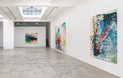 Exhibition view: Shozo Shimamoto, Cardi Gallery, Milan (19 February–18 December 2020). Courtesy Cardi Gallery.