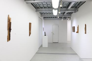Exhibition view: Mokuta Takeo, Kashihara Etsutomu, Koeda Shigeaki, Winter 2019, Kamakura Gallery, Kamakura (25 January–9 February 2019). Courtesy Kamakura Gallery. 