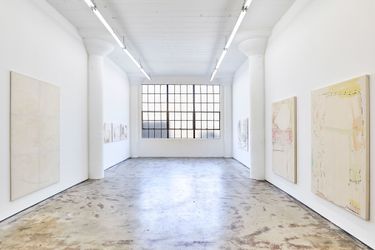 Exhibition view: Flora Hauser, Only Live Once, Simchowitz DTLA, Los Angeles (13 April–18 May 2023). Courtesy Simchowitz.