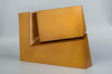 Morgan Shimeld, Passage 7 (2019). Bronze, honey patina, 41 x 51 x 15cm. Courtesy Martin Browne Contemporary.