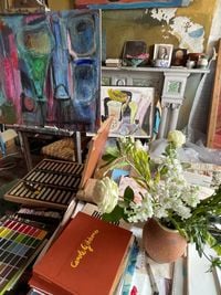 Glaswegian Painter Carole Gibbons Gets Her Flowers 7