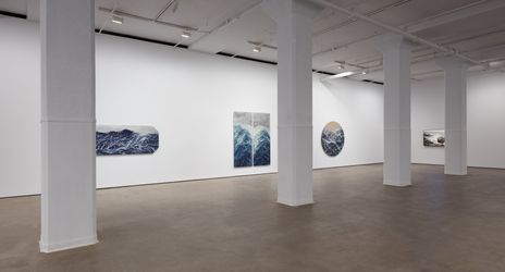 Exhibition view: Wu Chi-Tsung, jing-atmospheres, Sean Kelly, New York (5 November–18 December 2021). Courtesy Sean Kelly, New York. Photo: Jason Wyche, New York.