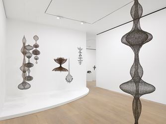 Exhibition view: Ruth Asawa, A Line Can Go Anywhere, David Zwirner, London (10 January–22 February 2020). © The Estate of Ruth Asawa. Courtesy The Estate of Ruth Asawa and David Zwirner. Photo: Jack Hems.