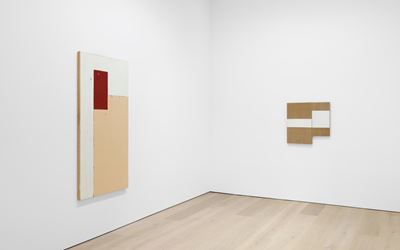 Exhibition view: Al Taylor, Early Paintings, David Zwirner, 20th Street, New York (24 February–15 April 2017). Courtesy David Zwirner, New York. 