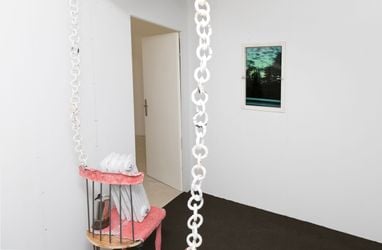 Exhibition view: Linus Riepler, in circles, Galerie Krinzinger, Seilerstätte 16, Vienna (26 January–9 March 2024). Courtesy Galerie Krinzinger.