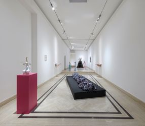 Exhibition view: Group show, decentering in Ceramics, Richard Saltoun Gallery, Rome. (28 February–22 April 2023). Courtesy Richard Saltoun Gallery, Rome.