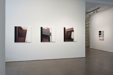 Exhibition view: Group Exhibition, Accrochage IX, Galerie Greta Meert (29 January–19 March 2011). Courtesy Galerie Greta Meert.