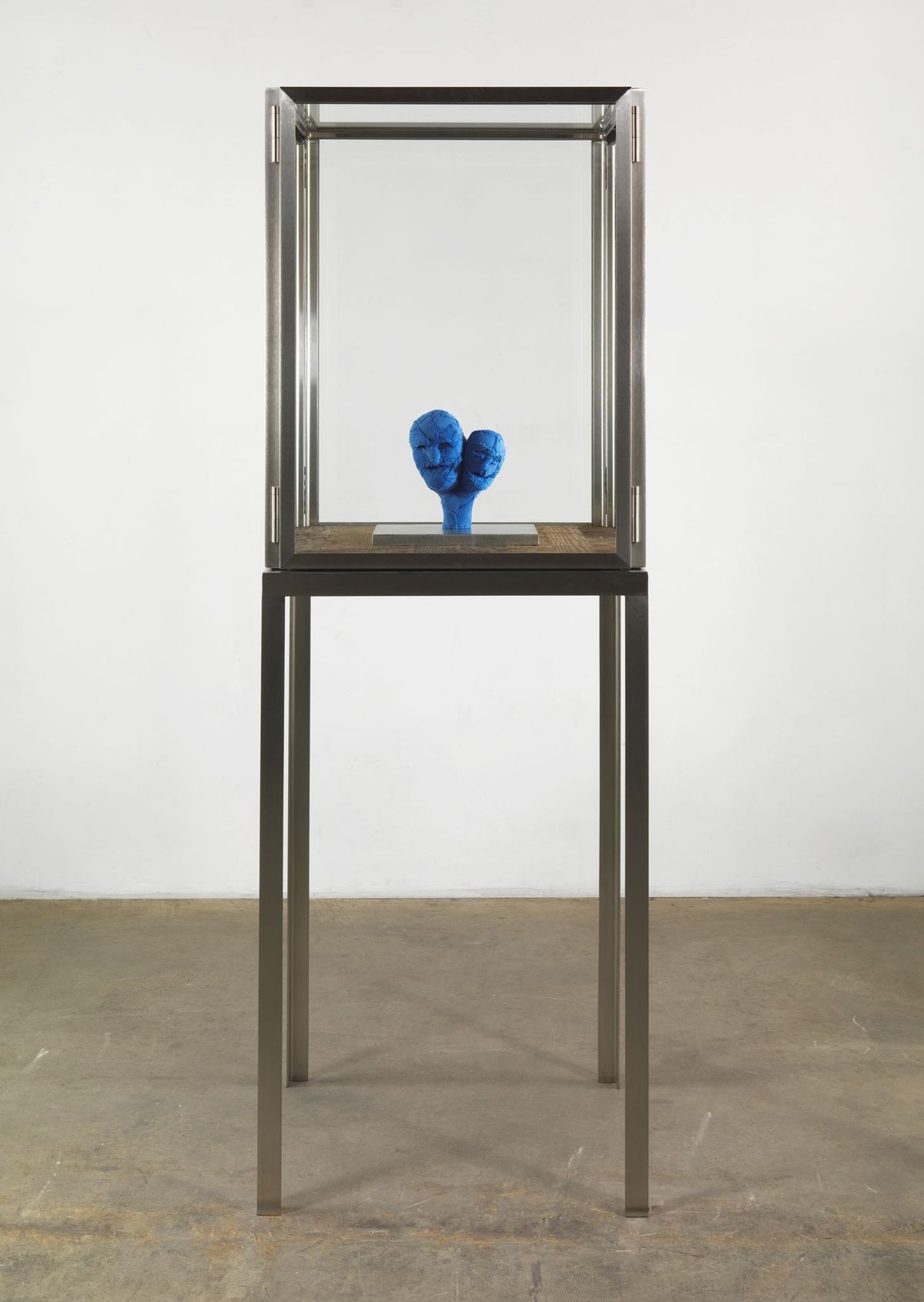 TÊTE V, 2004 by Louise Bourgeois, Fabric and stainless steel, 22.9