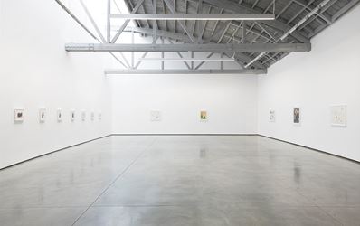 Exhibition view: Sam Gilliam, Starting: Works on Paper 1967–1970, David Kordansky Gallery, Los Angeles (16 March–27 April 2019). Courtesy David Kordansky Gallery, Los Angeles. Photo: Jeff McLane.