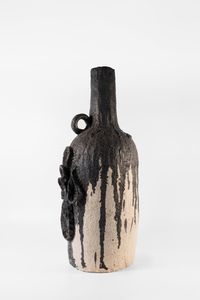 botella cerámica by ektor garcia contemporary artwork sculpture