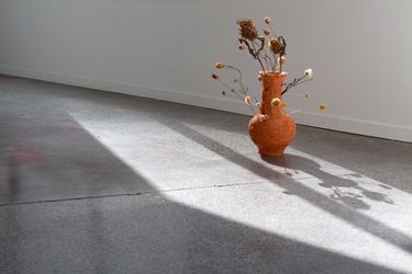 Exhibition view: Cindy Huang, Tracing a Gilded Trail, Sumer Gallery, Auckland (9 August–9 September 2023). Courtesy Sumer.
