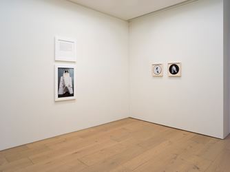 Exhibition view: Sophie Calle, My mother, my cat, my father, in that order, Perrotin, Tokyo (2 February–10 March 2019). © Sophie Calle / ADAGP, Paris & JASPAR, Tokyo, 2019. Courtesy the artist & Perrotin. Photo: Kei Okano.
