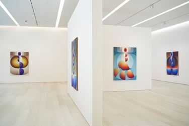 Exhibition view: Loie Hollowell, Plumb Line, Pace Gallery, New York (14 September–19 October 2019). Courtesy Pace Gallery.