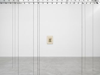 Exhibition view: Alberto Giacometti & Fred Sandback, L’Objet Invisible: Giacometti / Sandback, David Zwirner, Paris (3 September–29 October 2022). Courtesy David Zwirner. 