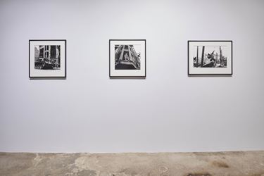 Exhibition view: Don  McCullin, Hauser  &  Wirth,  Los  Angeles (23 June–23 September 2018). ©  Don  McCullin. Courtesy  the  artist  and  Hauser  &  Wirth. Photo:  Mario  de  Lopez.