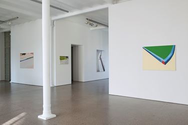 Exhibition view: Koen van den Broek, The Del, Galerie Greta Meert, Brussels (6 February–4 April 2015). Courtesy Galerie Greta Meert.