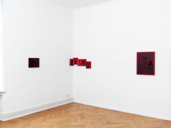 Exhibition view: Walter Price, Pearl Lines, Barbara Wien, Berlin (10 September 2022–21 January 2023). Courtesy Barbara Wien. 