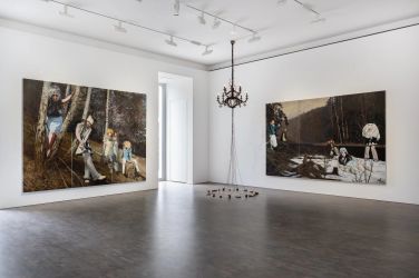 Exhibition view: Paulina Olowska, Squelchy Garden Mules and Mamunas, Pace Gallery, London (22 November 2023–6 January 2024). © Paulina Olowska. Courtesy the artist and Pace Gallery.
